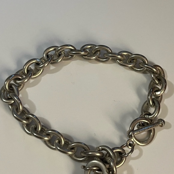 Return to Tiffany heart charm bracelet - Picture 3 of 3